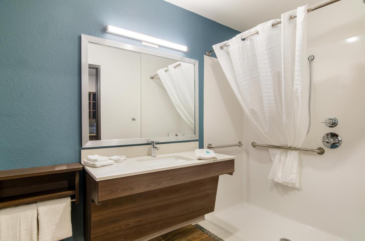 Woodspring Thornton-north Denver 2*